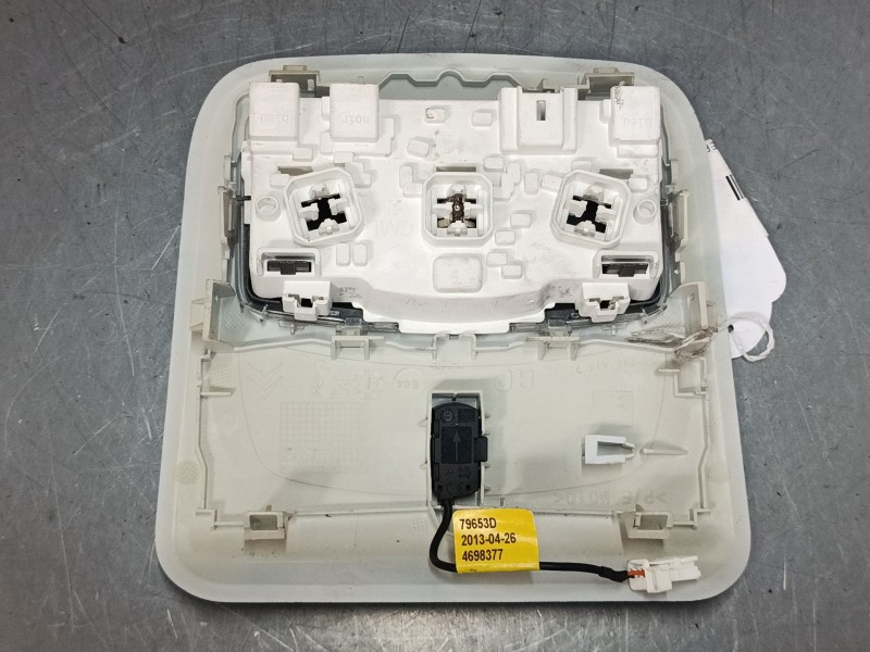 Recambio de luz interior delantera para peugeot 208 i (ca_, cc_) 1.4 hdi referencia OEM IAM 79653D  