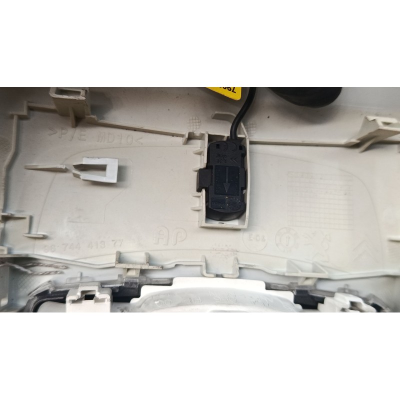 Recambio de luz interior delantera para peugeot 208 i (ca_, cc_) 1.4 hdi referencia OEM IAM 79653D  