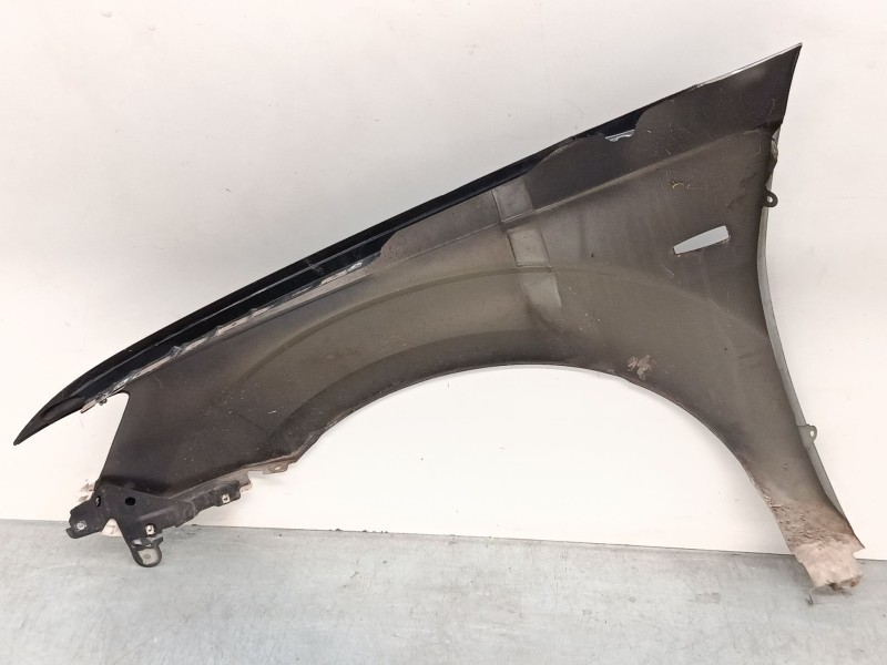 Recambio de aleta delantera derecha para mitsubishi outlander ii (cw_w) 2.0 di-d (cw8w) referencia OEM IAM 5220C672  