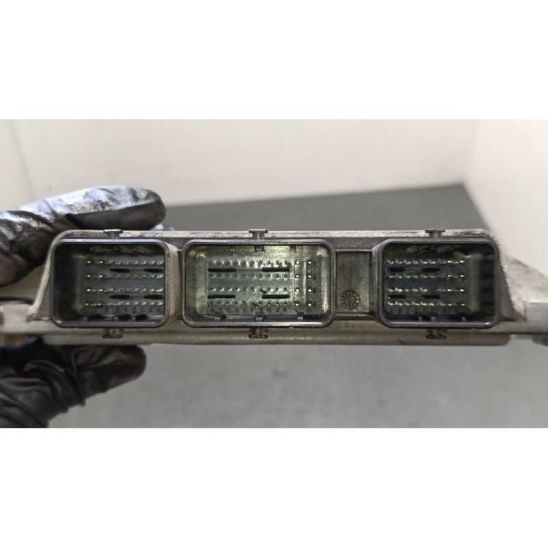 Recambio de centralita motor uce para renault clio iii (br0/1, cr0/1) 1.2 16v (br02, br0j, br11, cr02, cr0j, cr11) referencia OE
