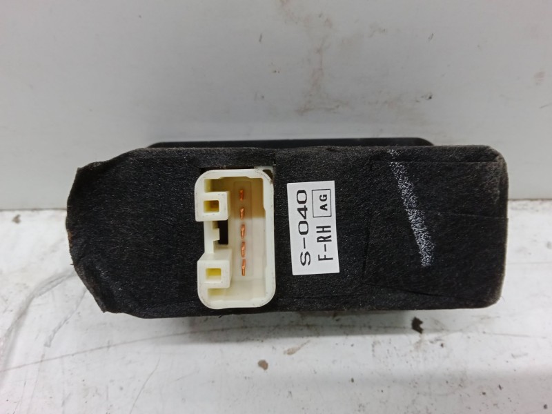 Recambio de mando elevalunas delantero derecho para subaru legacy iv (bl) 2.5 awd (bl9) referencia OEM IAM   