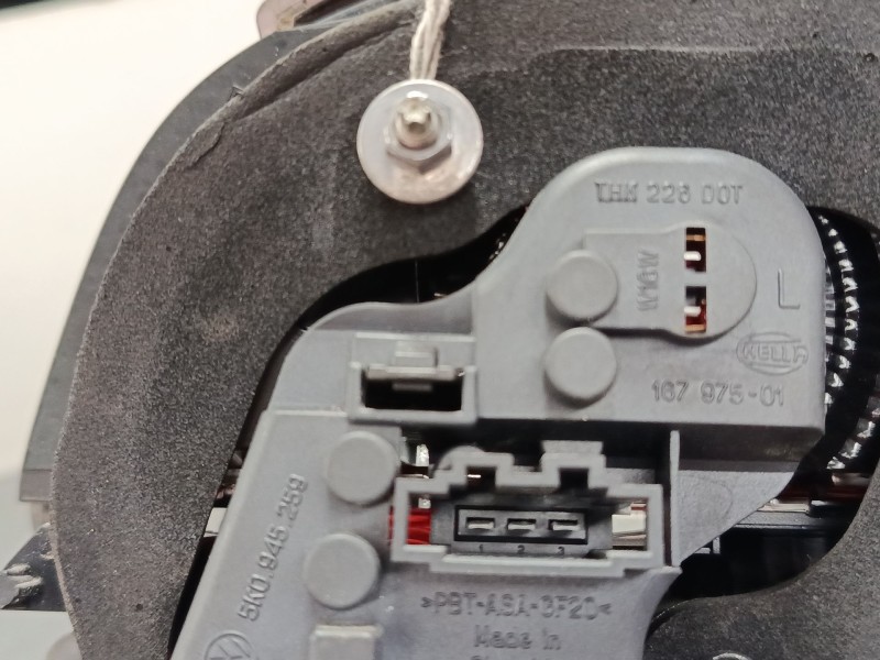 Recambio de piloto trasero porton derecho para volkswagen golf vi (5k1) 2.0 gti referencia OEM IAM 5K0945093K  