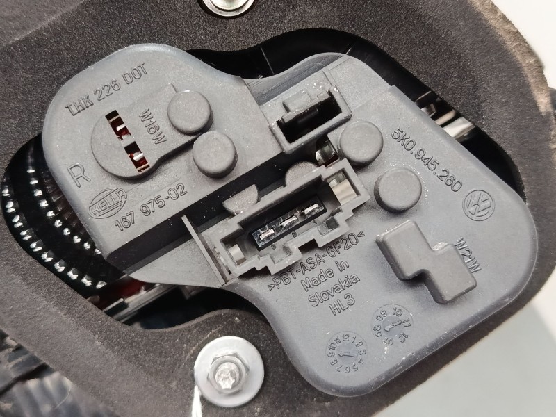 Recambio de piloto trasero porton izquierdo para volkswagen golf vi (5k1) 2.0 gti referencia OEM IAM 5K0945094K  