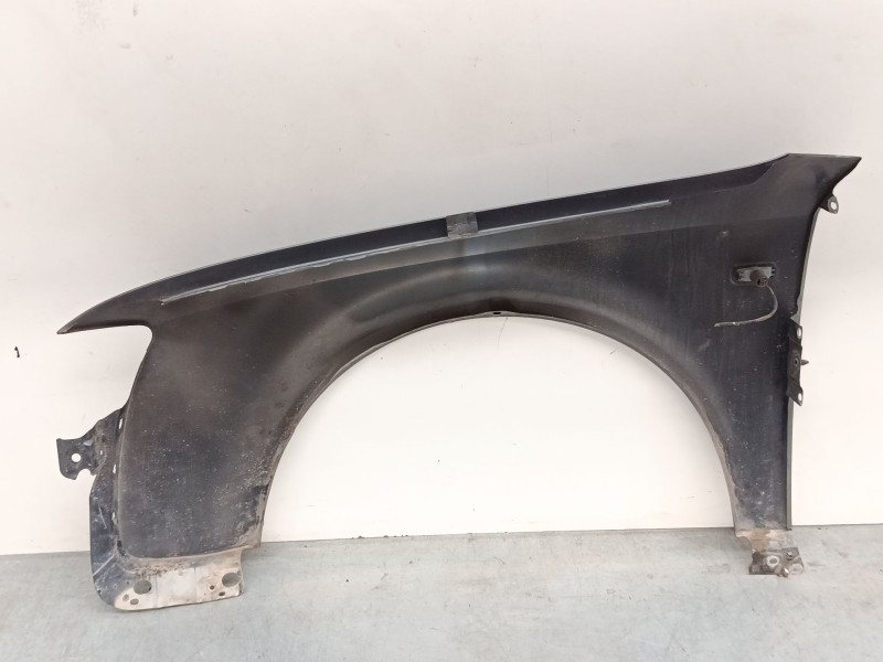 Recambio de aleta delantera derecha para audi a4 b7 (8ec) 2.0 referencia OEM IAM 8E0821106F  