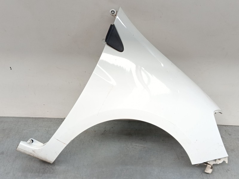 Recambio de aleta delantera derecha para renault clio iii (br0/1, cr0/1) 1.2 16v (br02, br0j, br11, cr02, cr0j, cr11) referencia