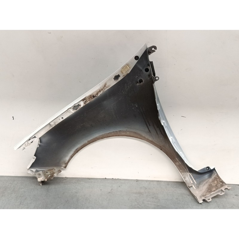 Recambio de aleta delantera derecha para renault clio iii (br0/1, cr0/1) 1.2 16v (br02, br0j, br11, cr02, cr0j, cr11) referencia