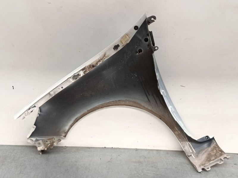 Recambio de aleta delantera derecha para renault clio iii (br0/1, cr0/1) 1.2 16v (br02, br0j, br11, cr02, cr0j, cr11) referencia