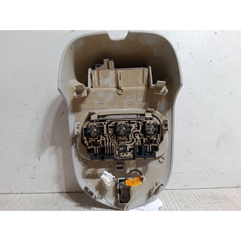 Recambio de luz interior delantera para peugeot 3008 suv (mc_, mr_, mj_, m4_) 1.6 bluehdi 120 referencia OEM IAM 9681370177  981
