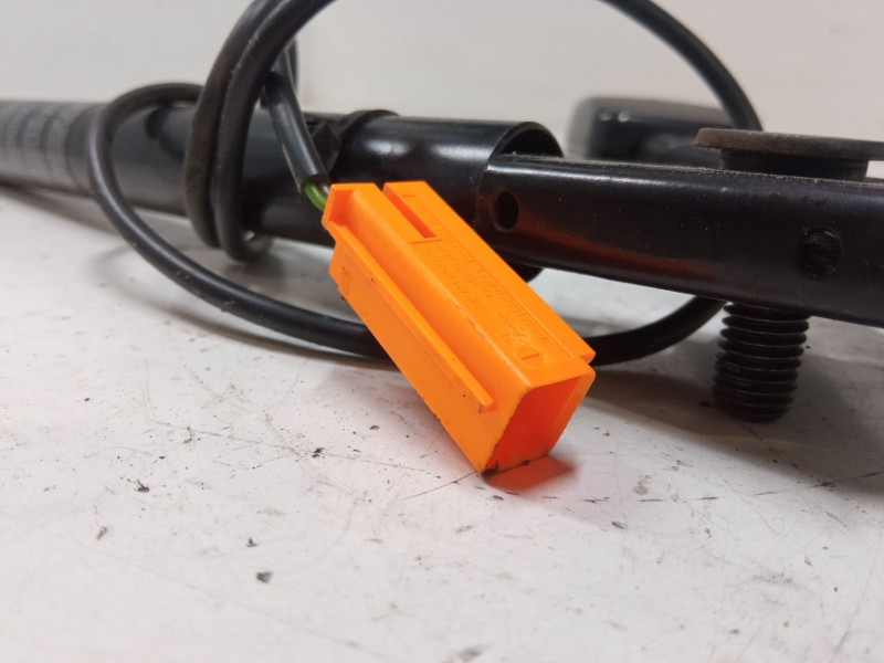 Recambio de anclaje cinturon delantero derecho para ford focus c-max (dm2) 1.6 tdci referencia OEM IAM   