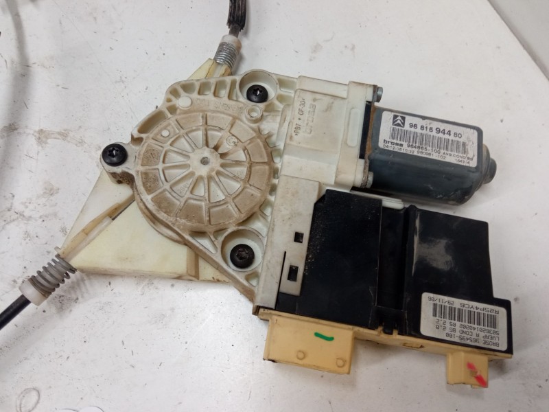 Recambio de elevalunas electrico delantero izquierdo para citroën c5 ii (rc_) 2.0 hdi (rcrhrh) referencia OEM IAM 965496100  