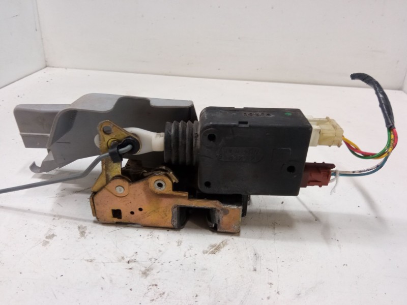 Recambio de cerradura puerta delantera izquierda para peugeot 106 ii (1a_, 1c_) 1.4 i referencia OEM IAM   