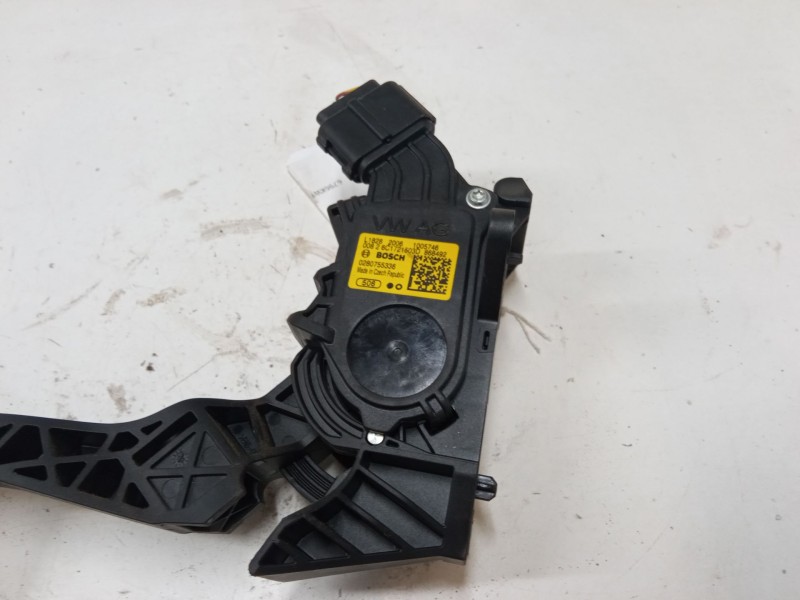 Recambio de pedal acelerador para skoda rapid spaceback (nh1) 1.0 tsi referencia OEM IAM 6c1721503d  