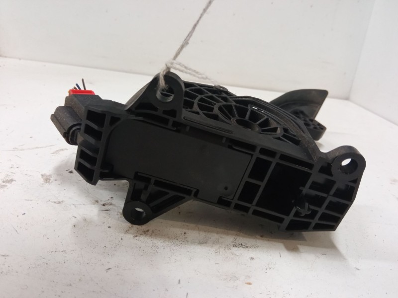 Recambio de pedal acelerador para skoda rapid spaceback (nh1) 1.0 tsi referencia OEM IAM 6c1721503d  