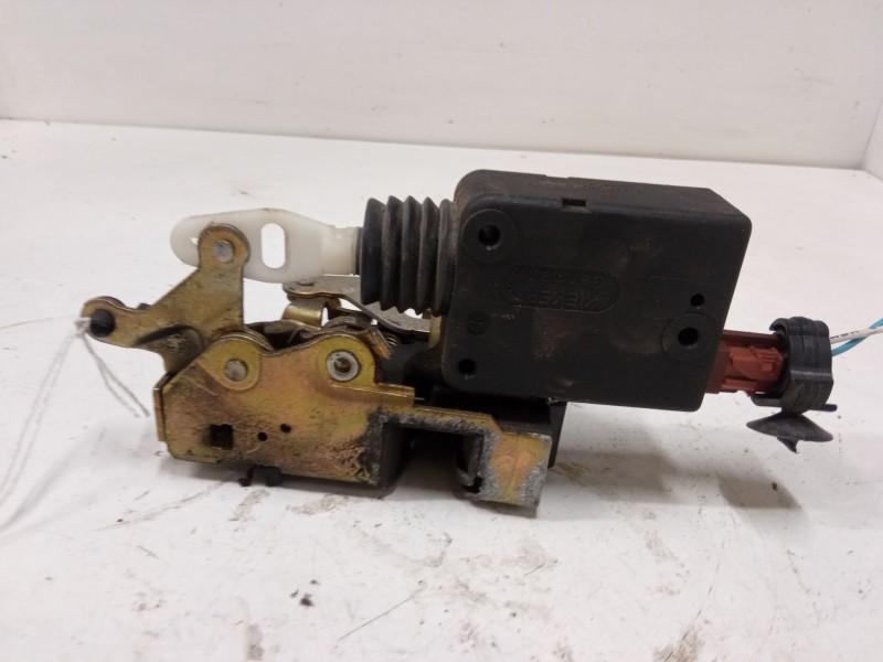 Recambio de cerradura puerta trasera izquierda para peugeot 106 ii (1a_, 1c_) 1.4 i referencia OEM IAM   