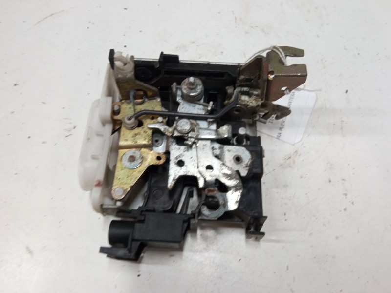 Recambio de cerradura puerta delantera derecha para audi a3 (8l1) 1.9 tdi referencia OEM IAM   