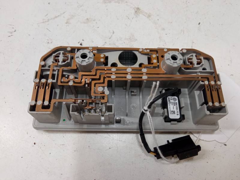 Recambio de luz interior delantera para skoda rapid spaceback (nh1) 1.0 tsi referencia OEM IAM   
