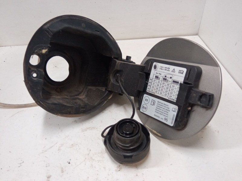 Recambio de tapa exterior combustible para skoda rapid spaceback (nh1) 1.0 tsi referencia OEM IAM   