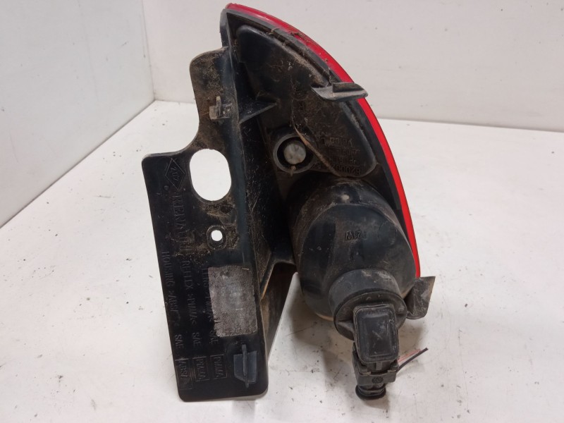 Recambio de faro antiniebla trasero derecho para renault espace iv (jk0/1_) 2.2 dci (jk0h) referencia OEM IAM   