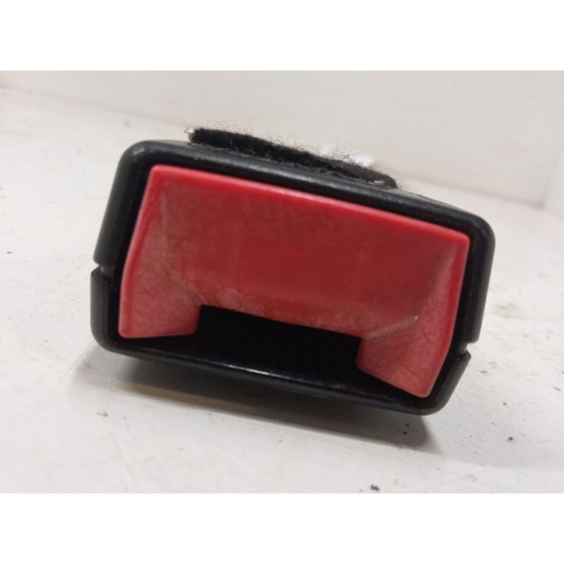 Recambio de anclaje cinturon delantero derecho para citroën c3 ii (sc_) 1.0 vti 68 referencia OEM IAM   
