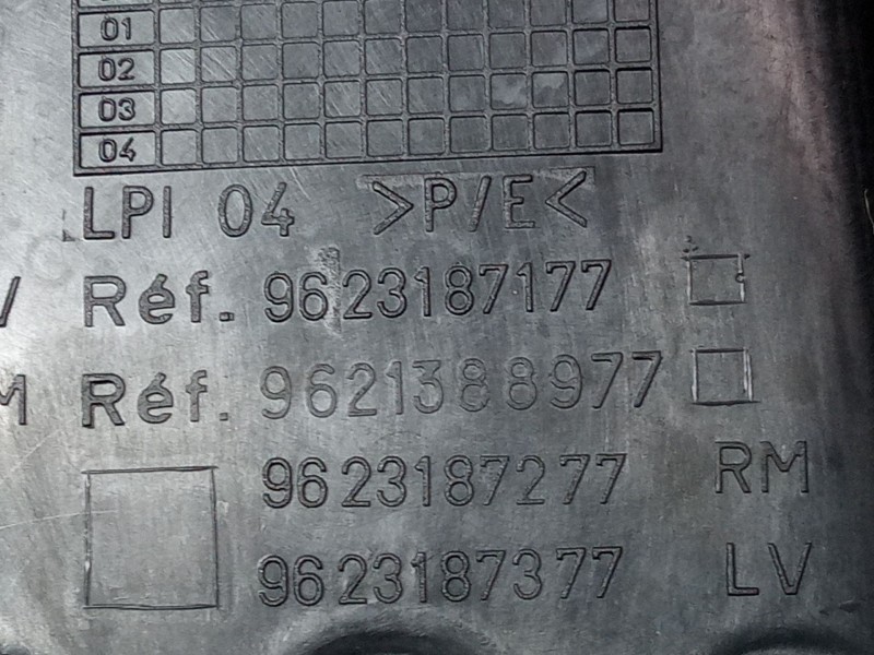 Recambio de consola central para peugeot 106 ii (1a_, 1c_) 1.4 i referencia OEM IAM   