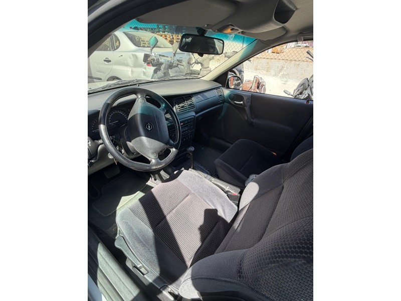 opel vectra b (j96) del año 2001