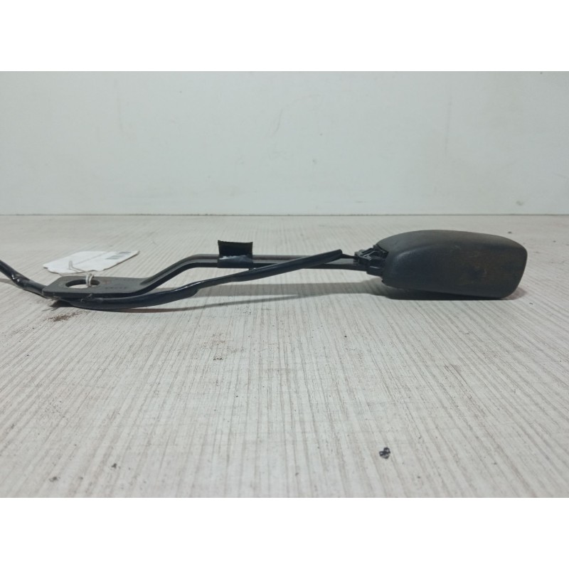 Recambio de anclaje cinturon delantero izquierdo para suzuki swift iii (mz, ez) 1.3 ddis (rs 413d) referencia OEM IAM   