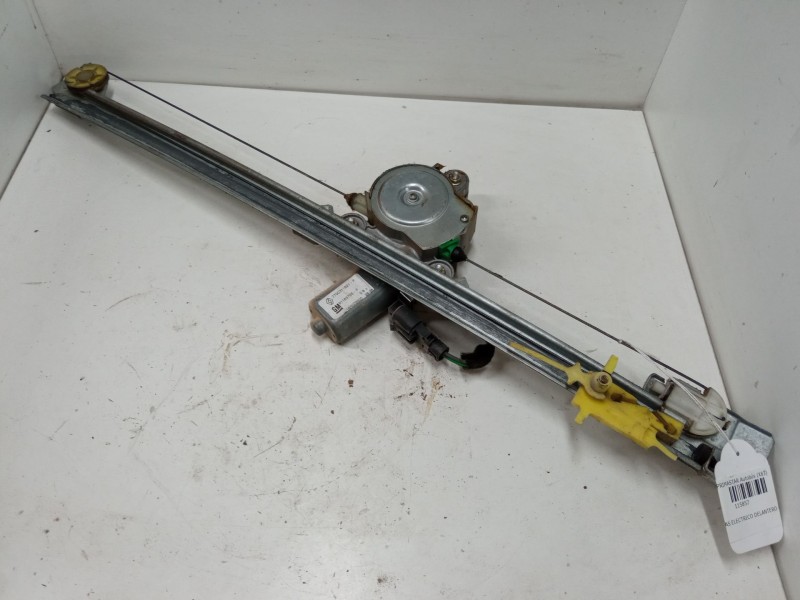 Recambio de elevalunas electrico delantero derecho para nissan primastar furgoneta (x83) 1.9 dci 100 referencia OEM IAM 91165705