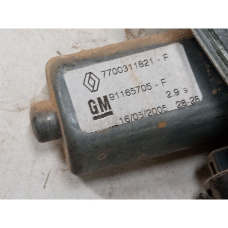 Recambio de elevalunas electrico delantero derecho para nissan primastar furgoneta (x83) 1.9 dci 100 referencia OEM IAM 91165705