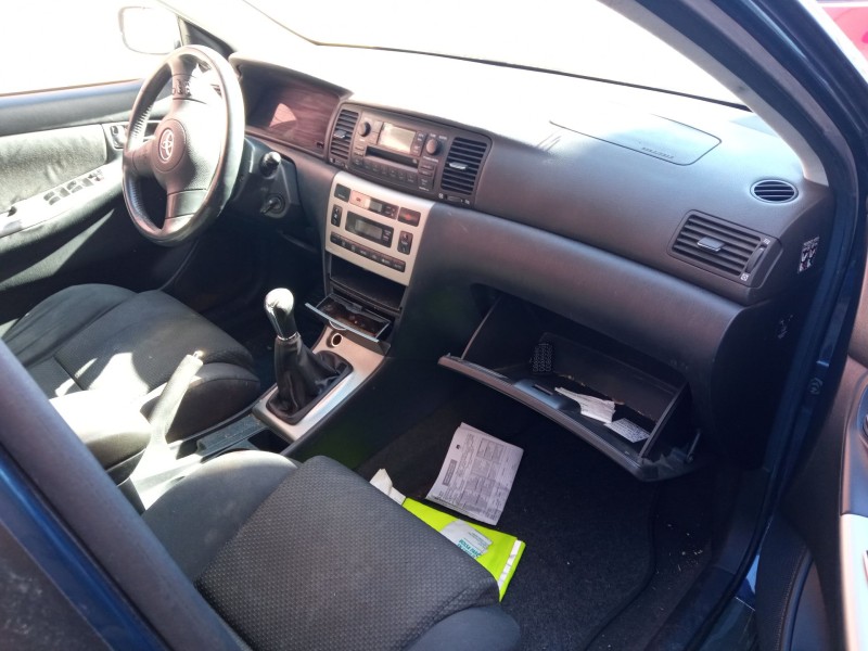 toyota corolla (_e12_) del año 2005