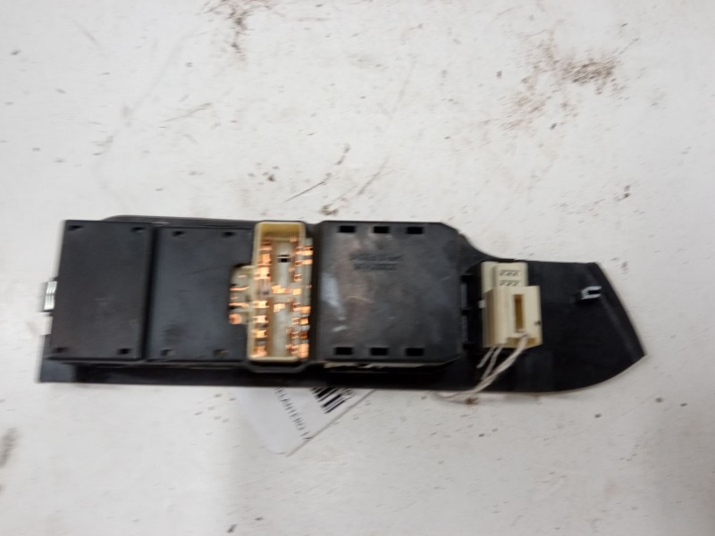 Recambio de mando elevalunas delantero izquierdo para chevrolet captiva (c100, c140) 2.0 d 4wd referencia OEM IAM   