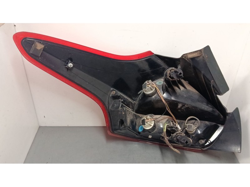 Recambio de piloto trasero derecho para ford focus iii turnier 1.0 ecoboost referencia OEM IAM F1EB13404BE  