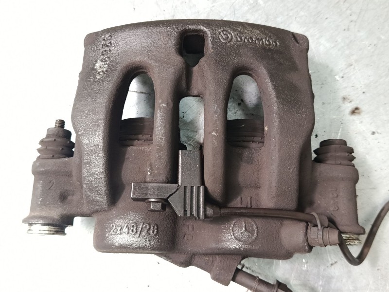 Recambio de pinza freno delantera izquierda para mercedes-benz vito / mixto furgoneta (w639) 110 cdi (639.601, 639.603, 639.605)