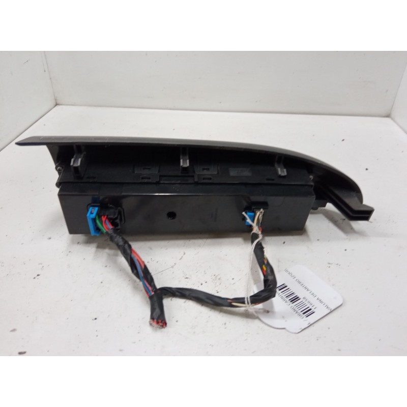 Recambio de motor elevaluna delantero izquierdo para kia carnival / grand carnival iii (vq) 2.9 crdi referencia OEM IAM 935704D3