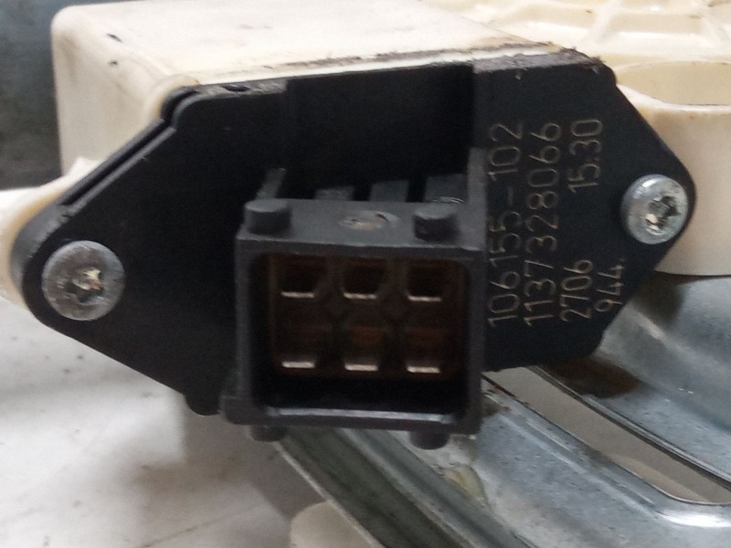 Recambio de elevalunas electrico trasero izquierdo para opel vectra c gts (z02) 1.9 cdti (f68) referencia OEM IAM   