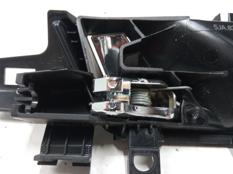 Recambio de maneta interior puerta delantera derecha para skoda rapid spaceback (nh1) 1.0 tsi referencia OEM IAM   