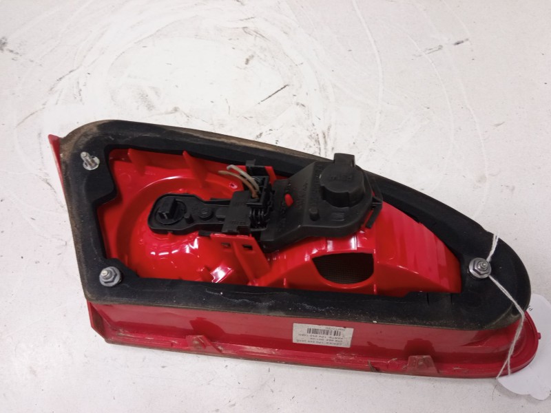 Recambio de piloto trasero porton derecho para seat leon (1p1) 1.9 tdi referencia OEM IAM 1P0945108D  