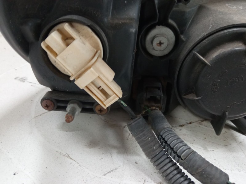 Recambio de faro izquierdo para chevrolet captiva (c100, c140) 2.4 4wd referencia OEM IAM   