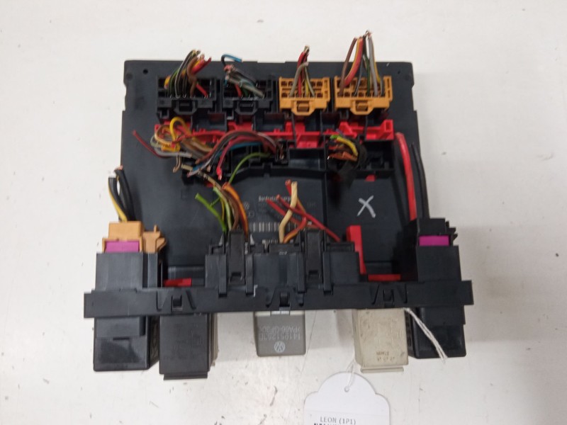 Recambio de bsi para seat leon (1p1) 1.9 tdi referencia OEM IAM 3C0937049D  