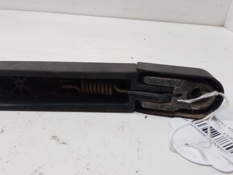 Recambio de brazo limpia trasero para kia carnival / grand carnival iii (vq) 2.9 crdi referencia OEM IAM   