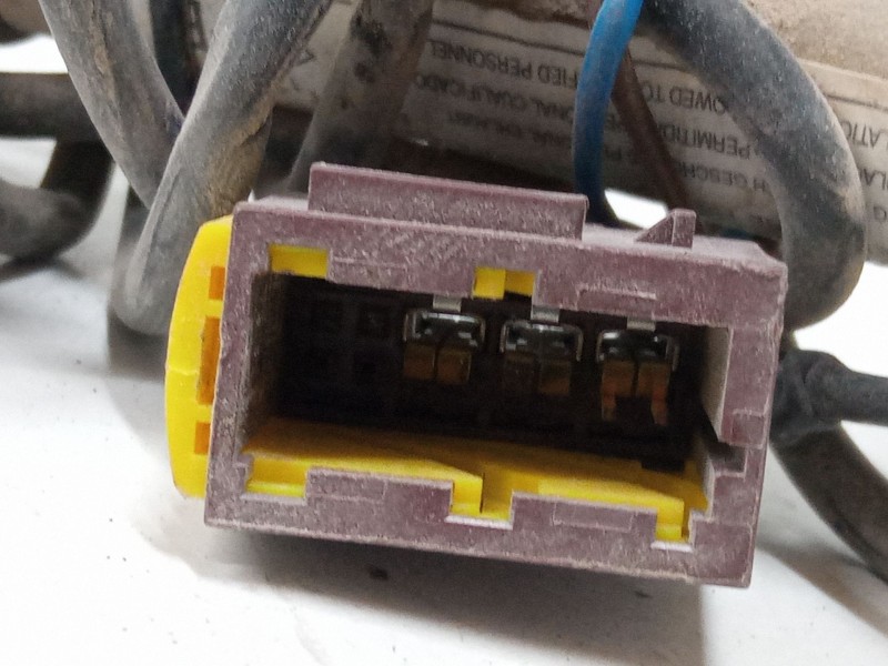 Recambio de anclaje cinturon delantero derecho para nissan primastar furgoneta (x83) 1.9 dci 100 referencia OEM IAM   