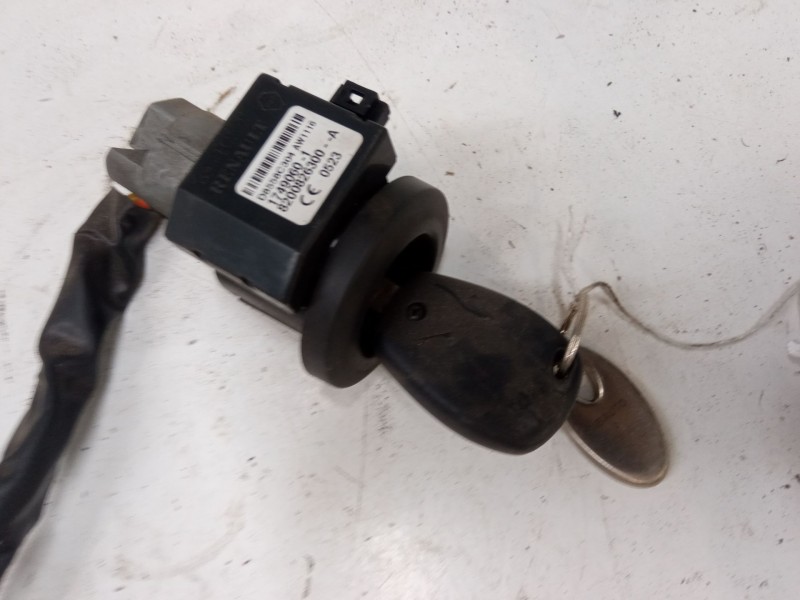 Recambio de clausor para dacia sandero (bs_) 1.4 (bs0c, bs0a, bs0g, bs1f, bs0e) referencia OEM IAM 8200826300  17490601