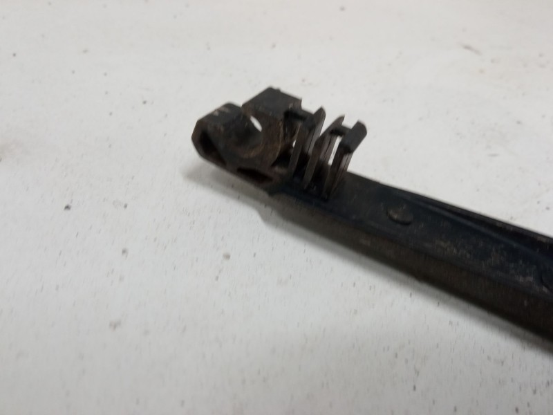 Recambio de brazo limpia trasero para toyota auris (_e15_) 1.4 d-4d (nde150_) referencia OEM IAM   