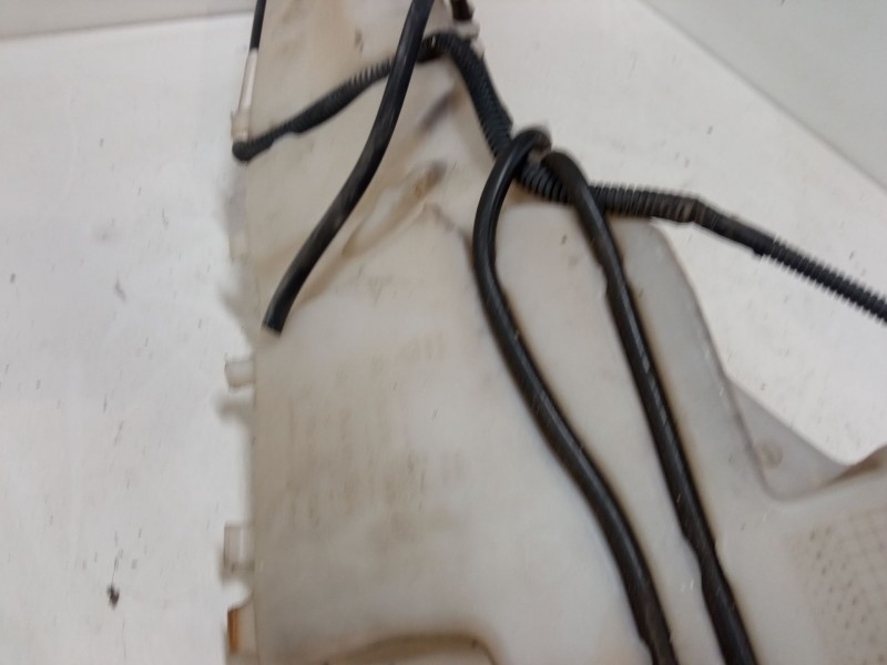 Recambio de deposito limpiaparabrisas para ford focus ii (da_, hcp, dp) 1.6 referencia OEM IAM 6M5TF221050  
