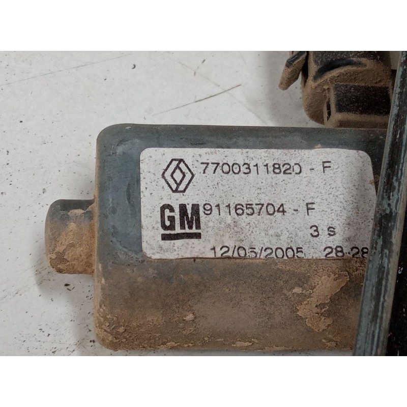 Recambio de elevalunas electrico delantero izquierdo para nissan primastar furgoneta (x83) 1.9 dci 100 referencia OEM IAM   