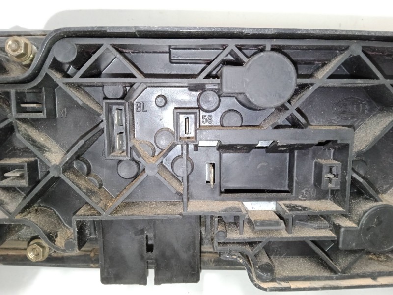 Recambio de piloto trasero izquierdo para volkswagen polo classic (86c, 80) 1.3 cat referencia OEM IAM   