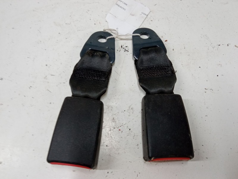 Recambio de anclaje cinturon trasero izquierdo para citroën c3 i (fc_, fn_) 1.4 i referencia OEM IAM   
