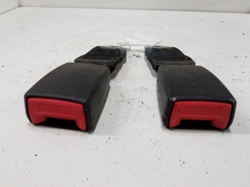Recambio de anclaje cinturon trasero izquierdo para citroën c3 i (fc_, fn_) 1.4 i referencia OEM IAM   