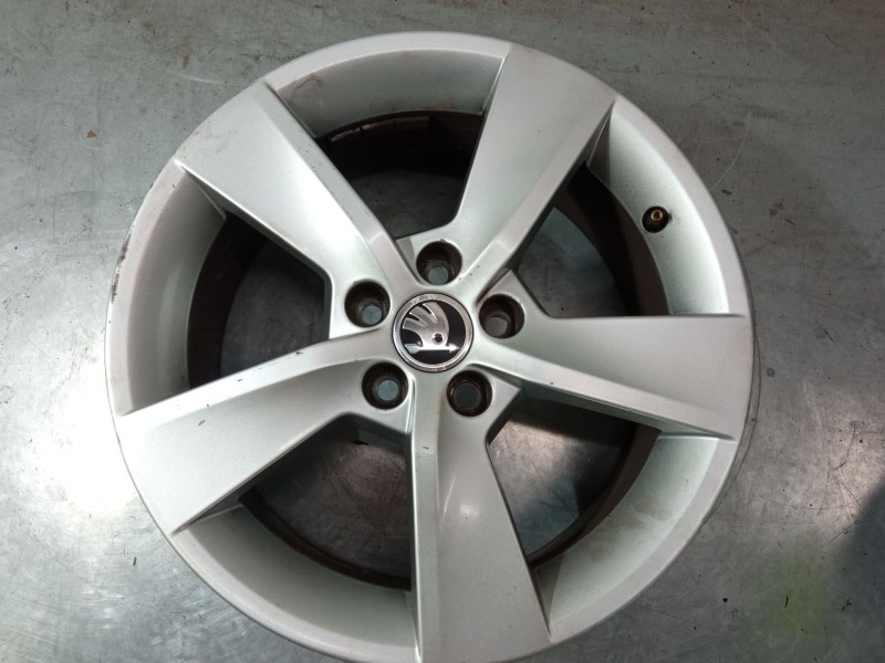 Recambio de llanta aluminio 16´´ para skoda rapid spaceback (nh1) 1.0 tsi referencia OEM IAM   