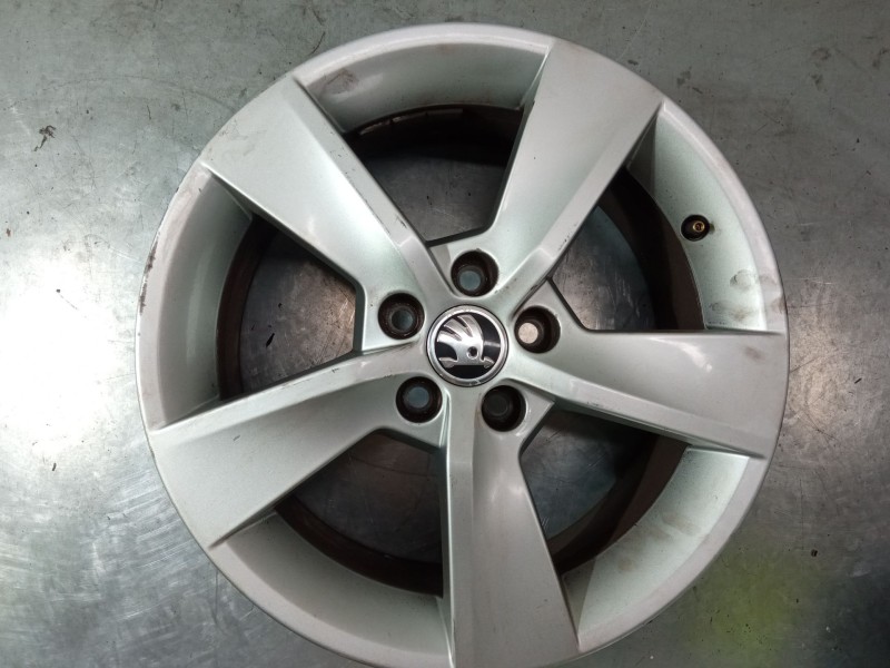 Recambio de llanta aluminio 16´´ para skoda rapid spaceback (nh1) 1.0 tsi referencia OEM IAM   