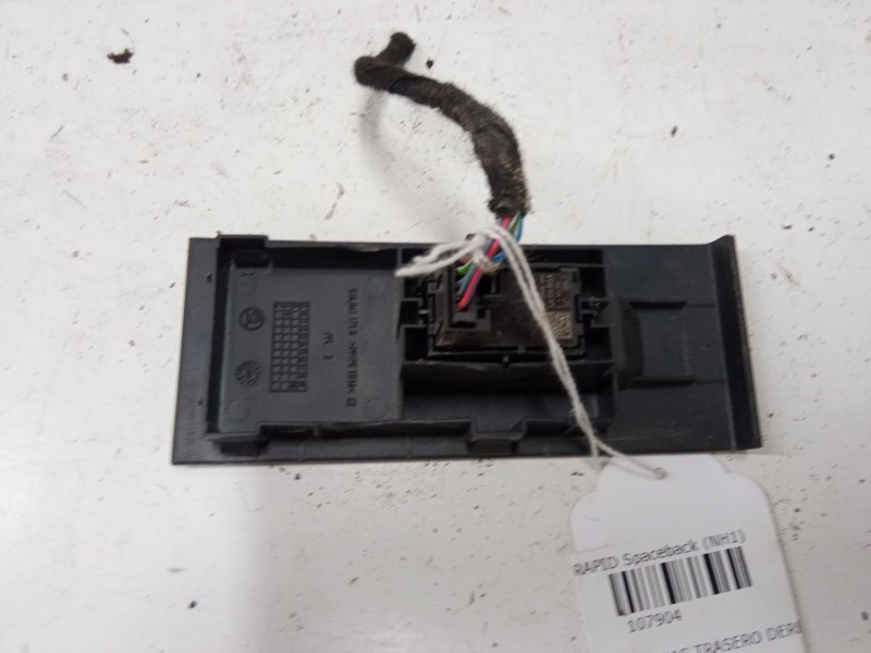 Recambio de mando elevalunas trasero derecho para skoda rapid spaceback (nh1) 1.0 tsi referencia OEM IAM 5JA959855A  